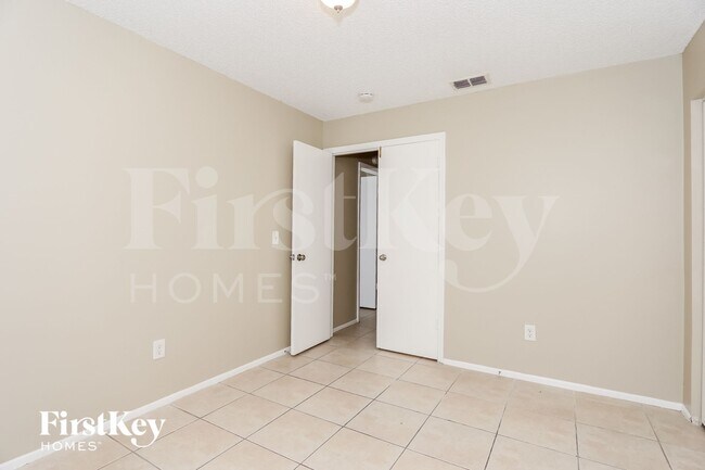 Building Photo - 8666 SW 14th St