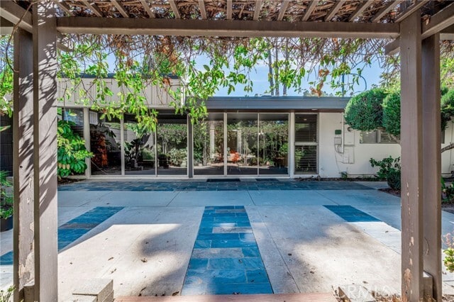 Building Photo - 18349 Hiawatha St