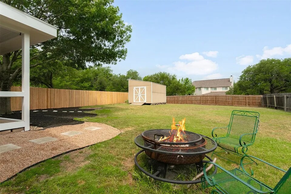 Building Photo - 2105 Zeppelin Dr