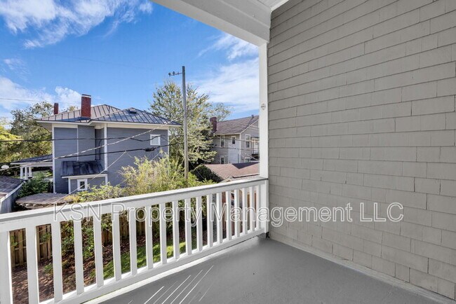 Building Photo - 517 E 40th St