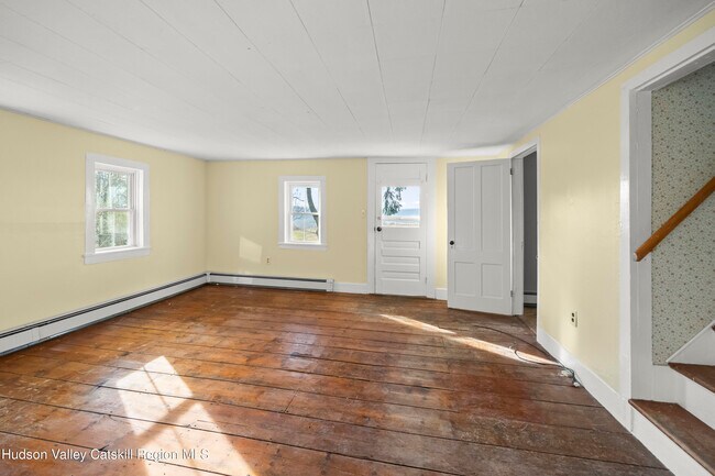 Building Photo - 151 Valley View Rd