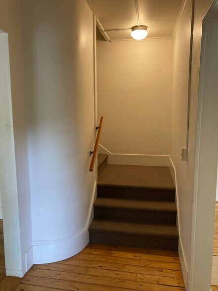 Building Photo - 16 Sibley Ave