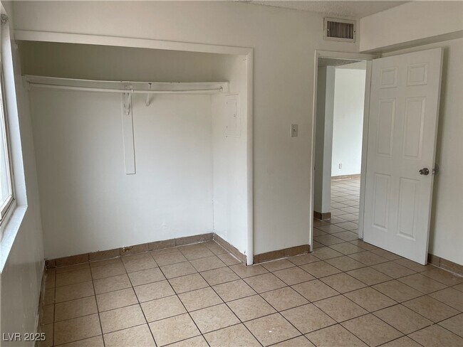 Building Photo - 537 Calcaterra Cir