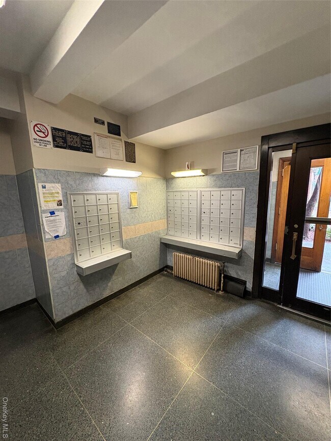 Building Photo - 24 Metropolitan Oval