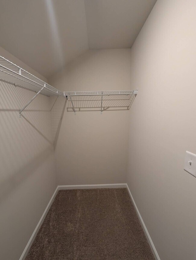 Building Photo - 985 Tess St