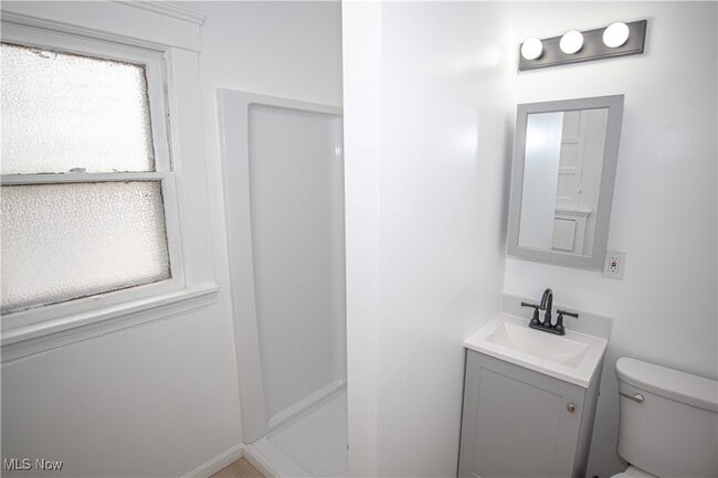 Building Photo - 3219 W 86th St