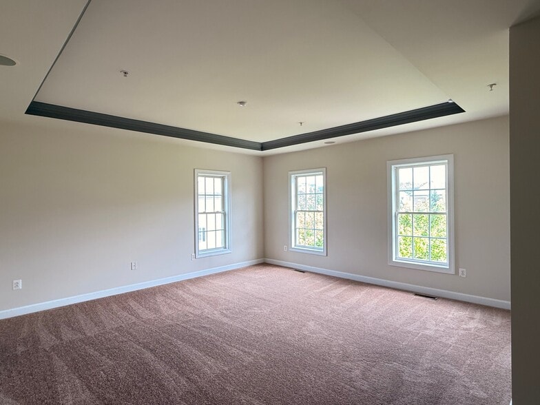 Building Photo - 605 Whetstone Glen St