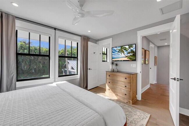 Building Photo - 450 N Swinton Ave