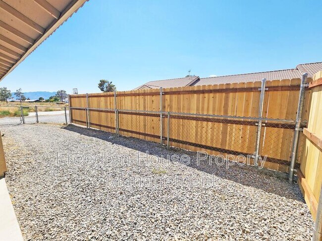 Building Photo - 600 San Lorenzo St