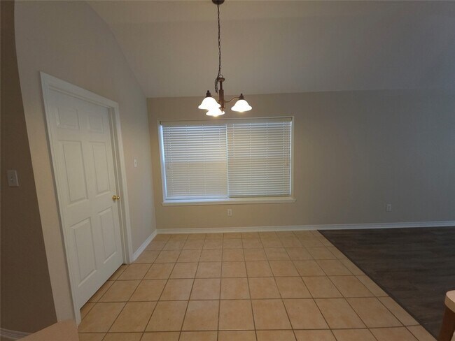 Building Photo - 21219 Willow Glade Dr