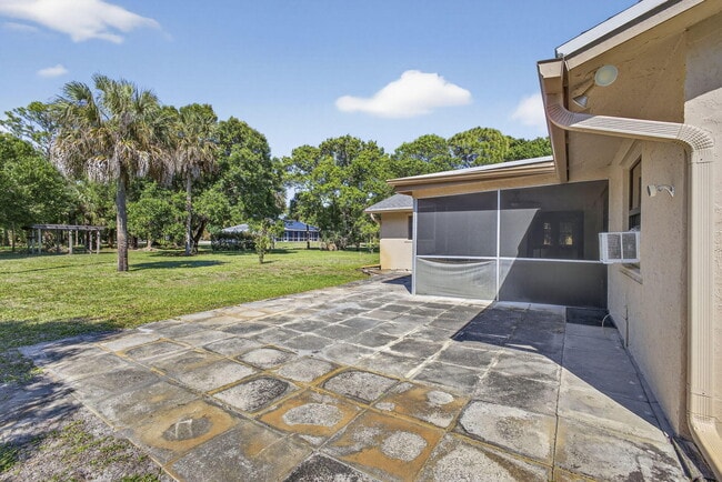 Building Photo - 7107 181st Ct N