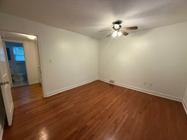 Building Photo - 2310 Fernwood Dr
