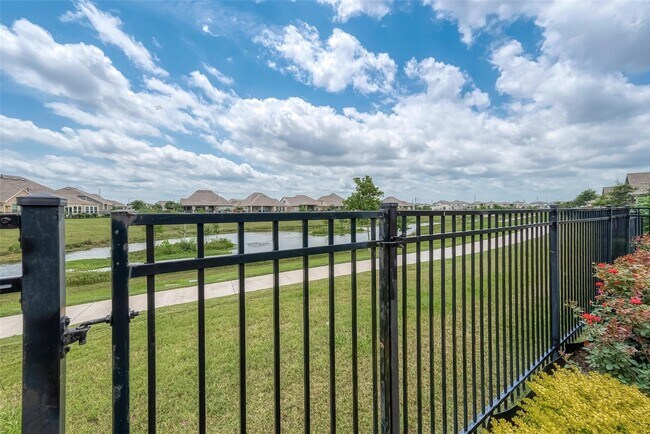 Building Photo - 1838 Smithers Landing Dr