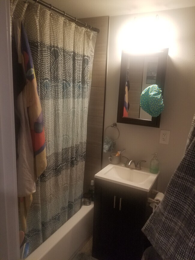 Building Photo - 3500 E 58th St