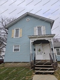 Building Photo - 2 Bedroom 2nd Floor Apartment