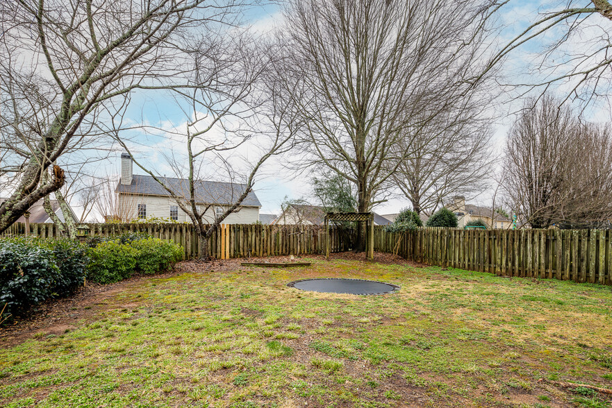 Building Photo - 13005 Crabapple Lake Dr