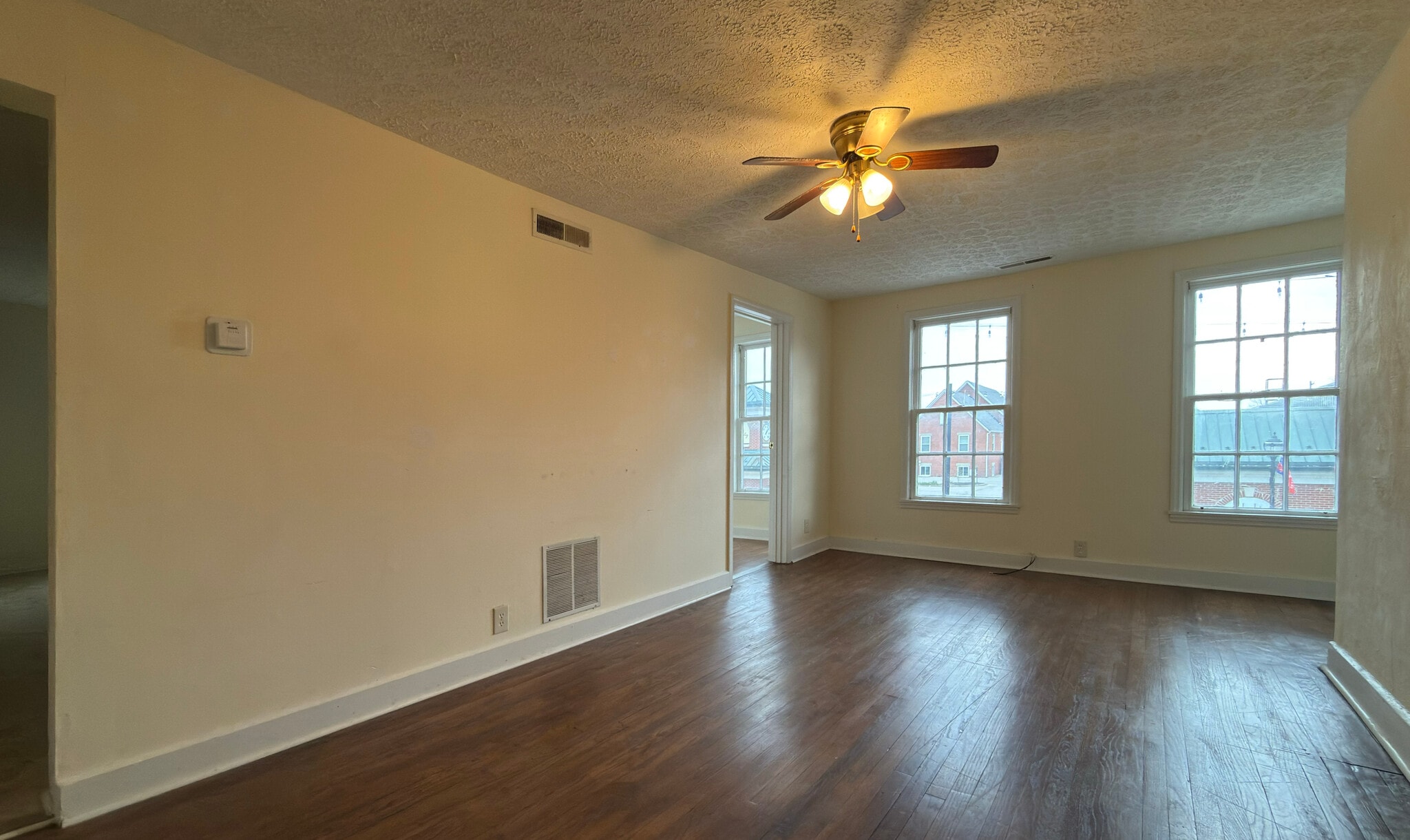 Living room - 221 Walnut St