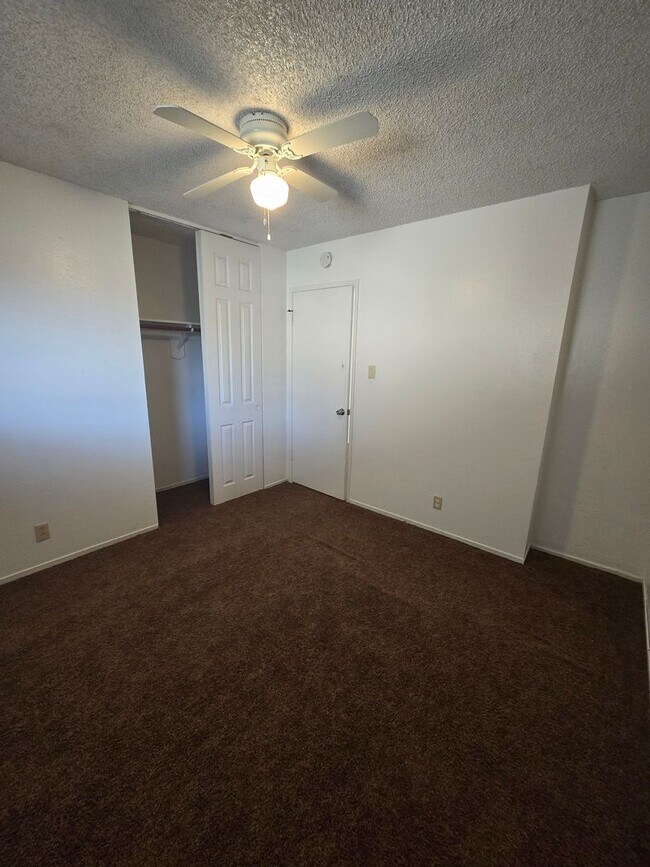 Building Photo - 4 Plex with a Carport Space