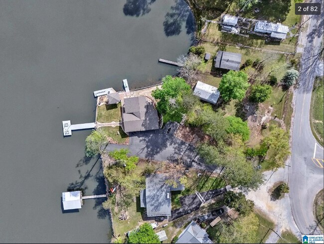 Building Photo - 146 Shore Dr