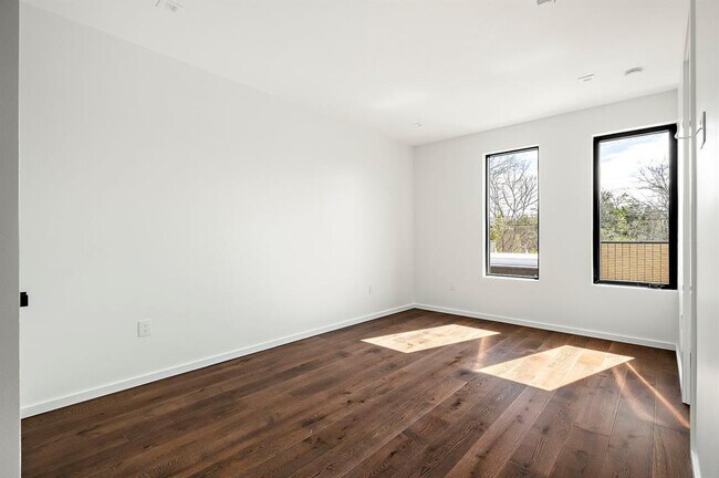 Building Photo - 2603 Little John Ln