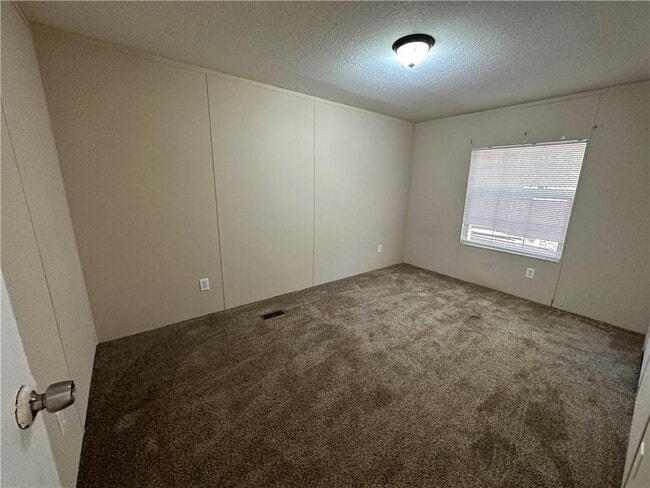 Building Photo - 7016 Blueberry Ridge SE