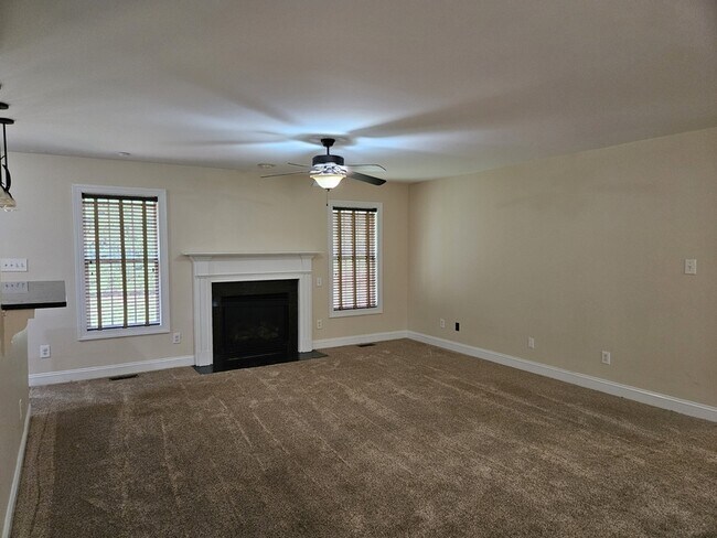 Building Photo - 550 Orchard Falls Dr