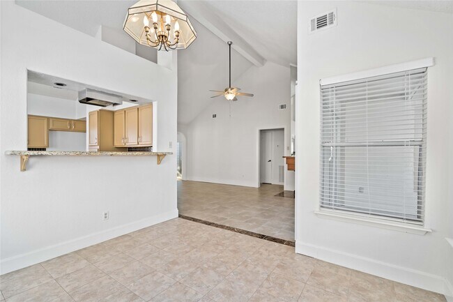 Building Photo - 16054 Hidden Acres Dr