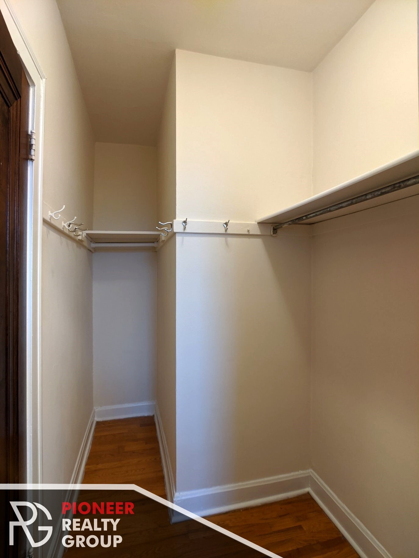 Building Photo - 4635 N Paulina St