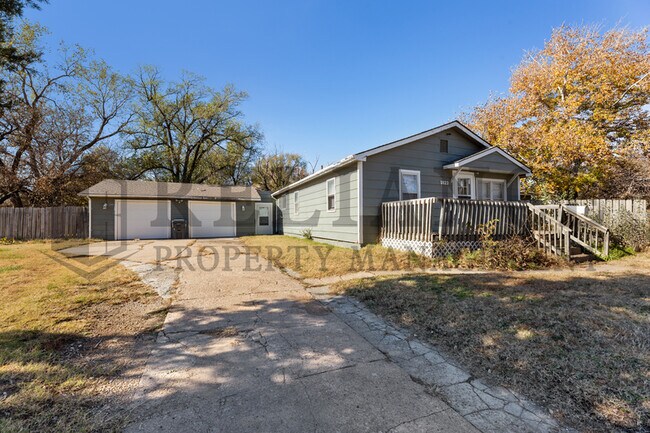 Building Photo - 1823 S Hiram St