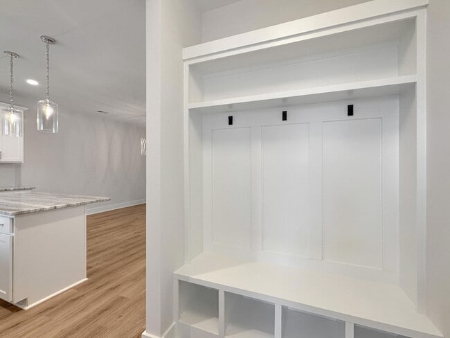 Building Photo - 260 Symphony Ave