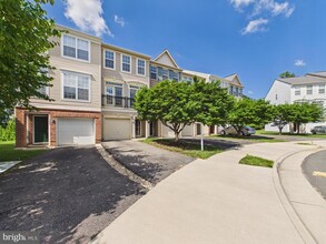 Building Photo - 15653 John Diskin Cir
