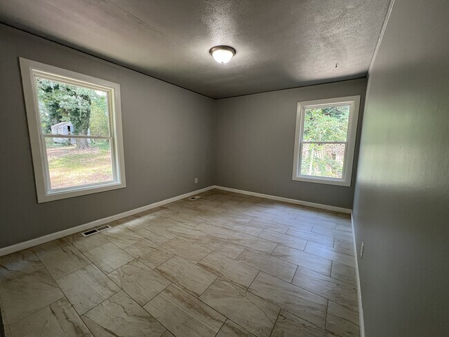 Building Photo - 2157 Nelms Dr SW