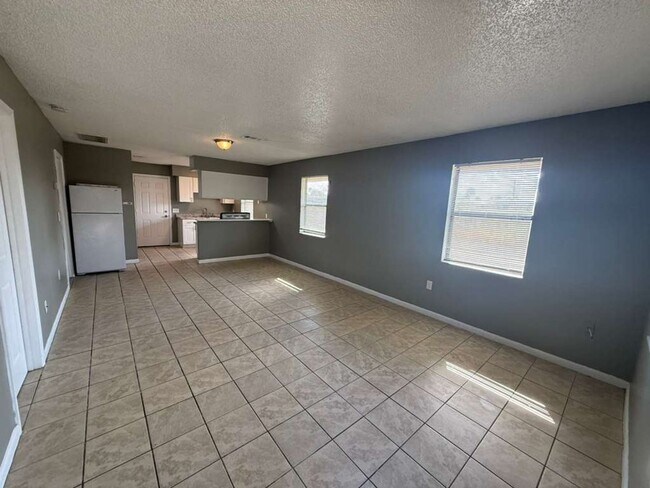 Building Photo - 2570-2572 Chestnut Woods Dr