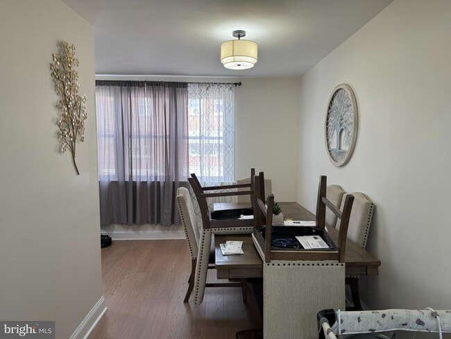 Building Photo - 6302 Hegerman St