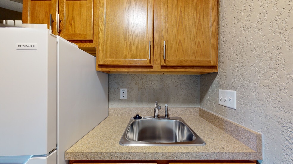 Building Photo - McCormick Commons