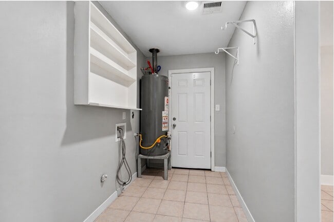 Building Photo - 1935 Barnsley Ln