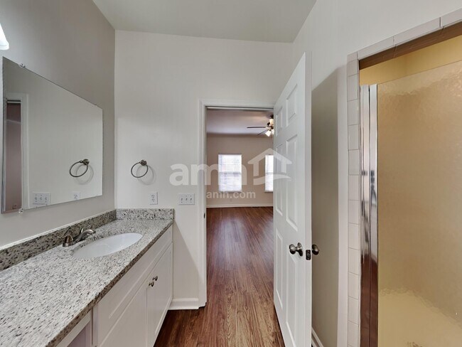 Building Photo - 1502 Halifax Dr