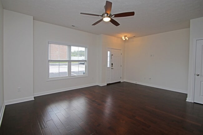 Building Photo - 186 Cedar Point Ln