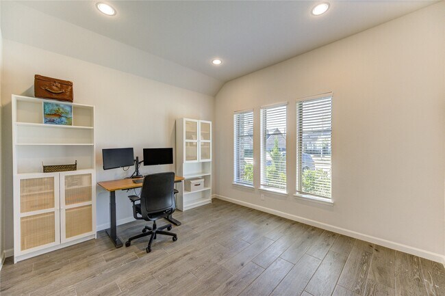 Building Photo - 6027 Painted Plains Ln