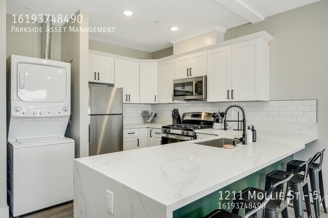 Building Photo - 1211 Mollie St