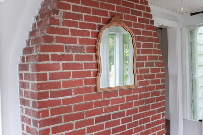 Building Photo - Stunning home rental in Portsmouth!