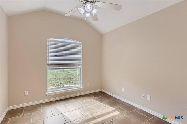 Building Photo - 3032 Douglas Fir Dr