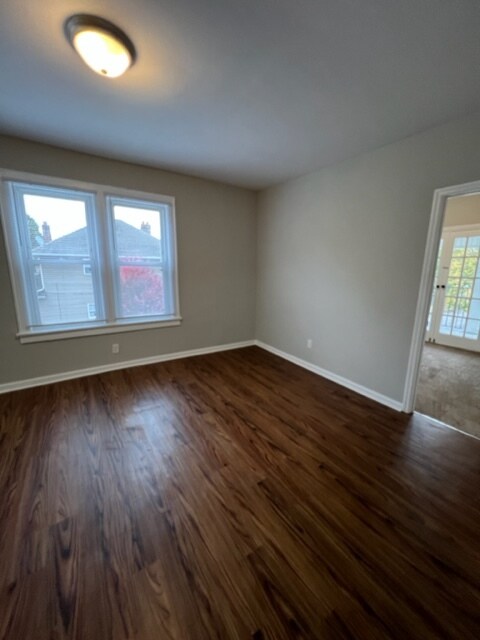 Building Photo - 350 E Hinman Ave