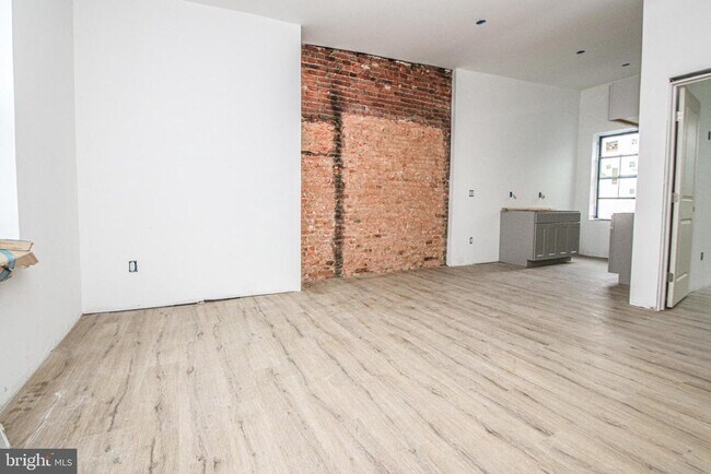 Building Photo - 3945-49 Lancaster Ave