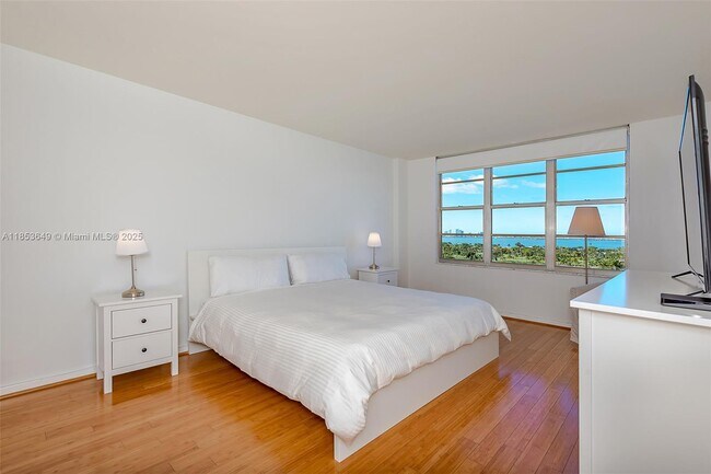 Building Photo - 5600 Collins Ave