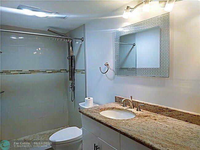 Building Photo - 1350 River Reach Dr