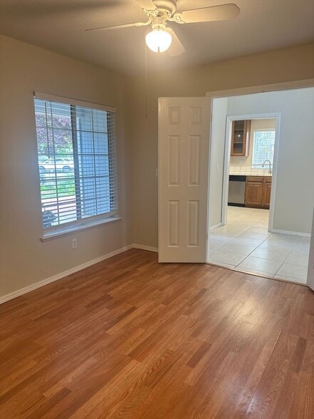 Building Photo - 430 Silvertail Pl