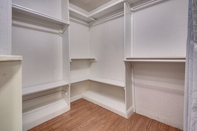 Building Photo - Charming Single-Story Home with Open Living Spaces and Large Backyard in Las Vegas