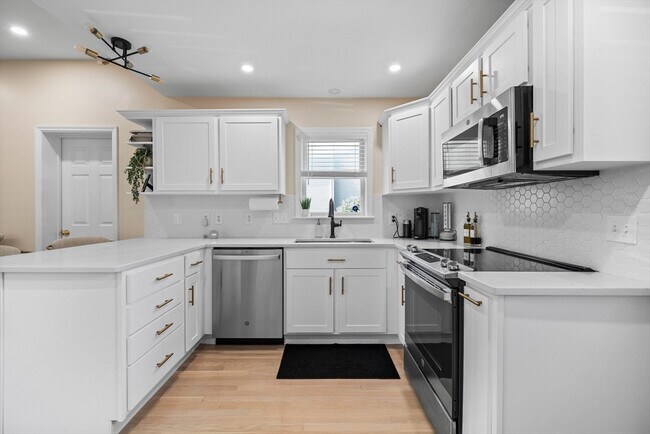 Building Photo - 124 Washington St