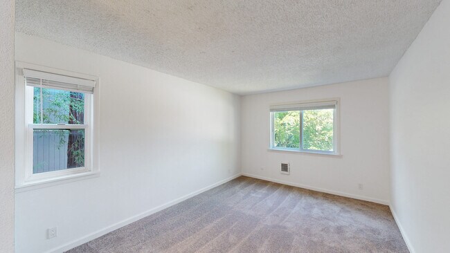 Building Photo - 401 Ignacio Blvd